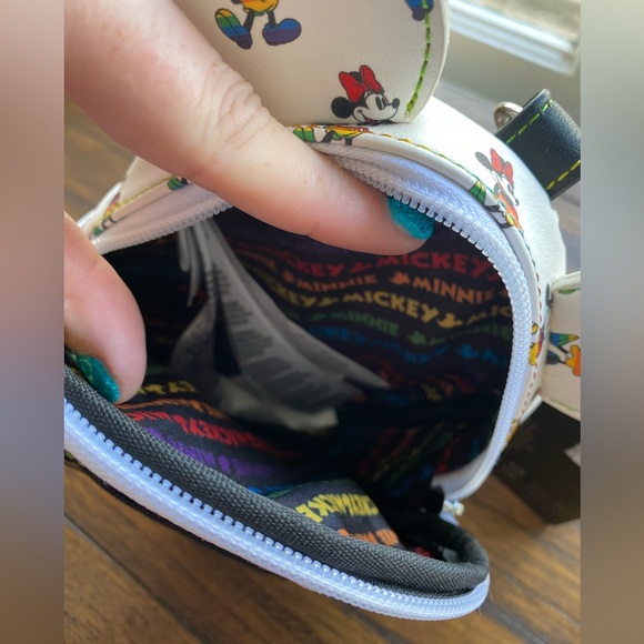 Disney Loungefly Mickey & Minnie Mouse Pride Rainbow Wristlet - Picture 3 of 5